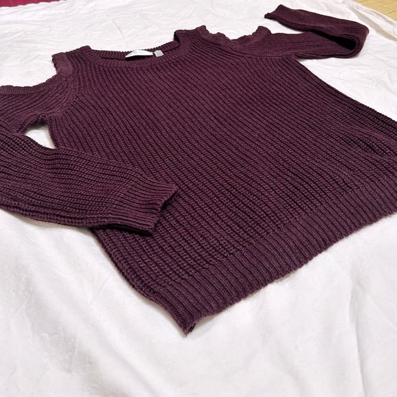 Cloth by RD cold shoulder scoop neck sweater, deep plum. Size XS - Picture 5 of 8